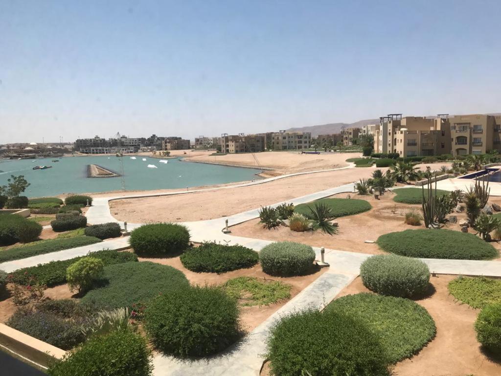 Waterside Apartments, El Gouna 1bd Private Roof Terrace דירה הורגהדה